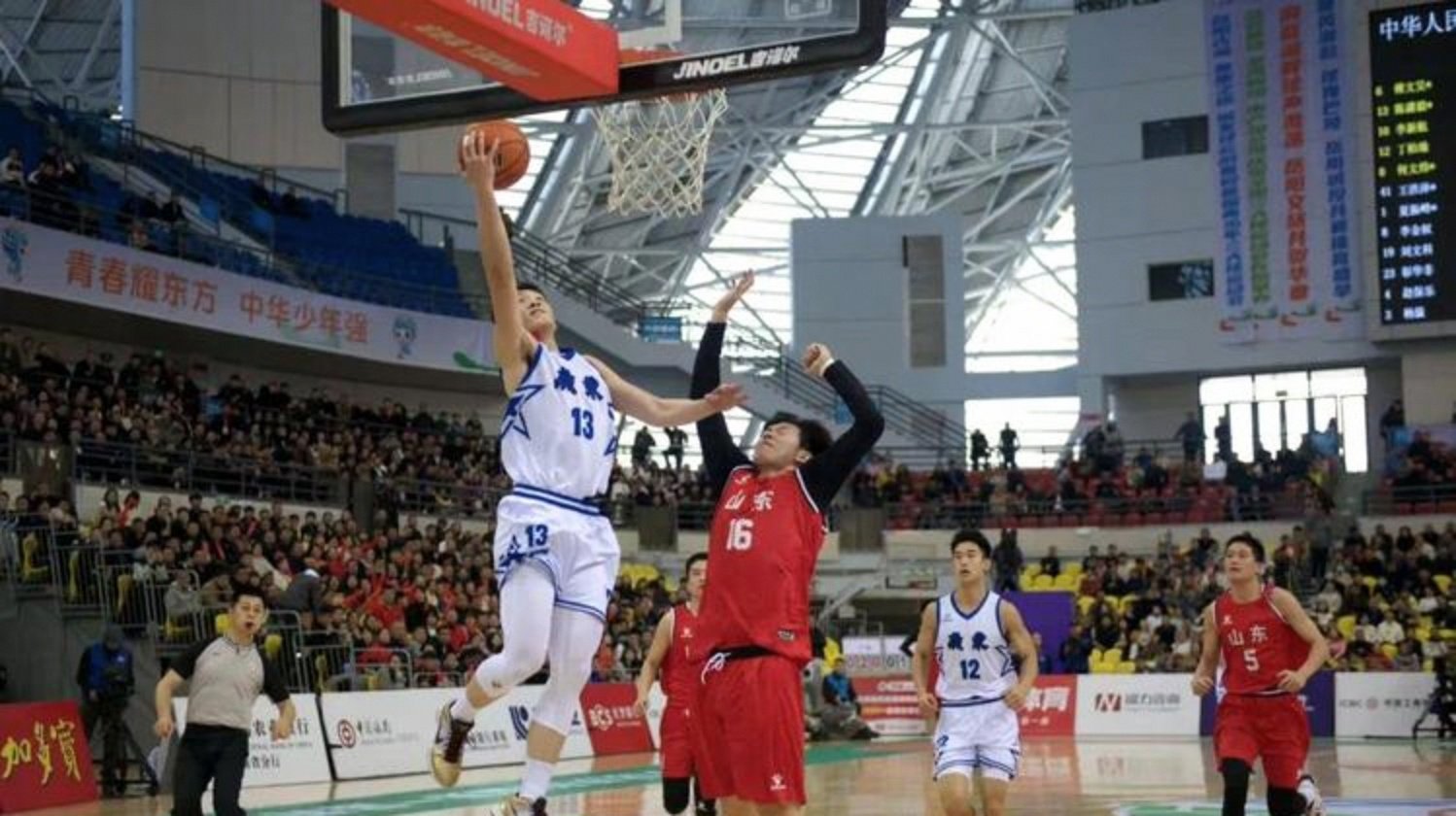 关于深圳男篮训练开放日，今夜防线松动引欢呼，CBA常规赛在即，控场能力受关注的信息APP下载